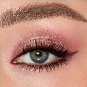 Charlotte Tilbury Eyes to Mesmerize Cream Eyeshadow Shade Pillow Talk